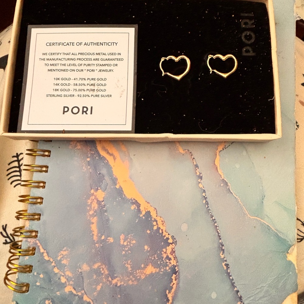 Pori Gold Heart Earrings